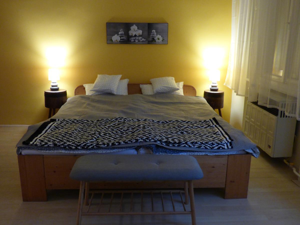 Yellow Apartment Debrecen